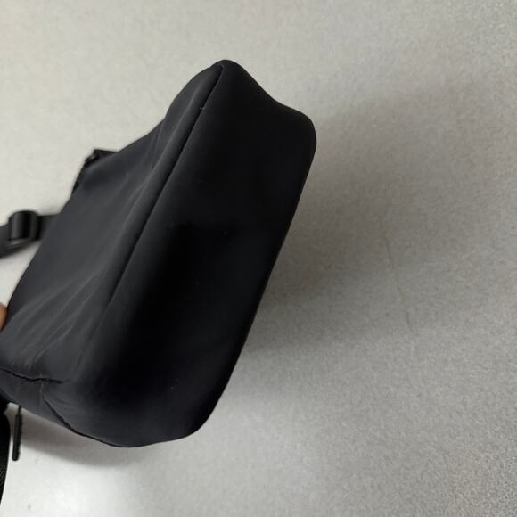 Lululemon Easy Access Crossbody Bag Black Purse Zip Pocket Adjustable Strap - Picture 9 of 10